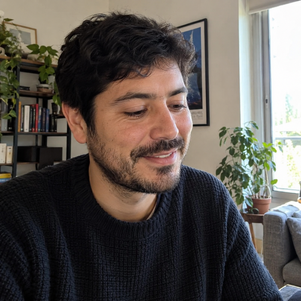 <em>Camilo Hernández - </em><em><strong>Compradora de Instagram</strong></em>